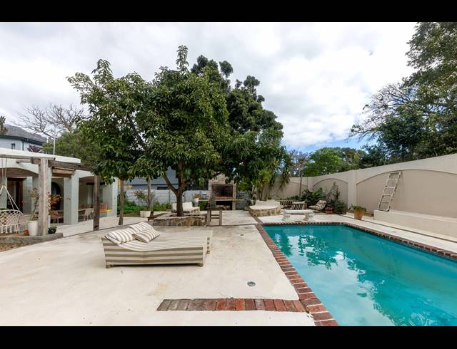 4 BEDROOM FREESTANDING TO LET IN OVERKLOOF